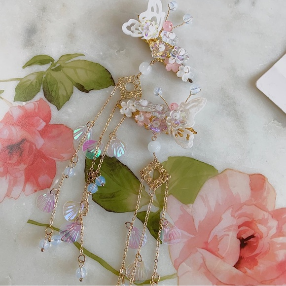 BUTTERFLY PEARL HAIR CLIPS - Picture 10 of 12